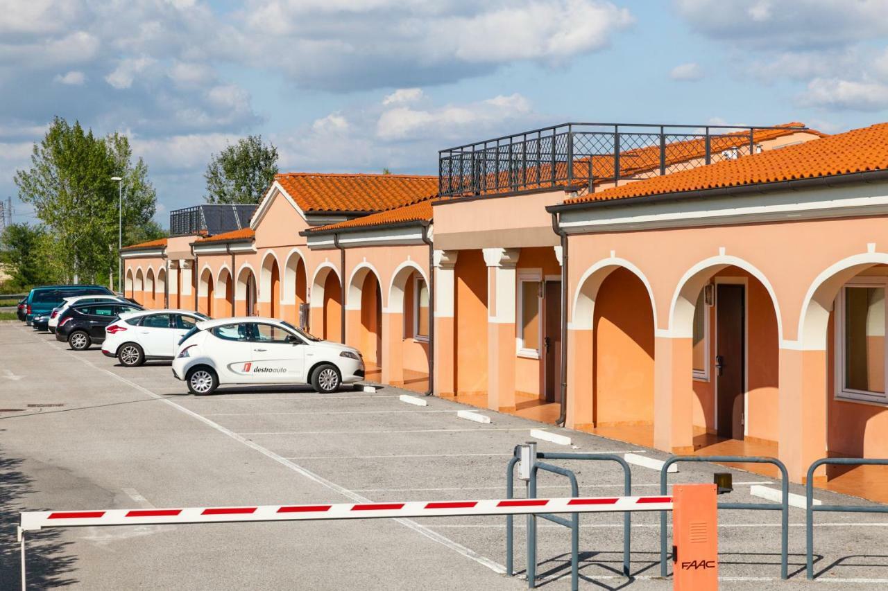 Autohotel Venezia Mirano Exterior foto