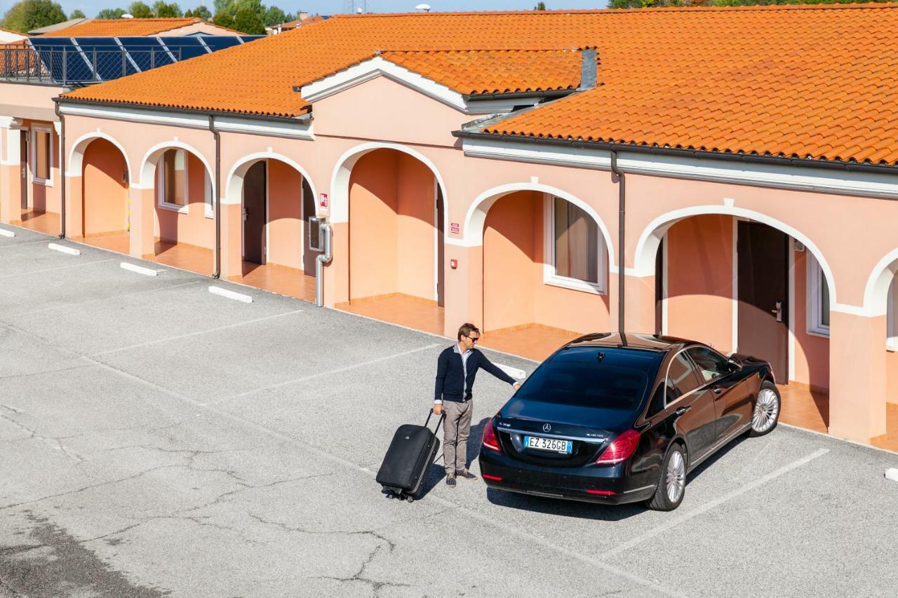 Autohotel Venezia Mirano Exterior foto