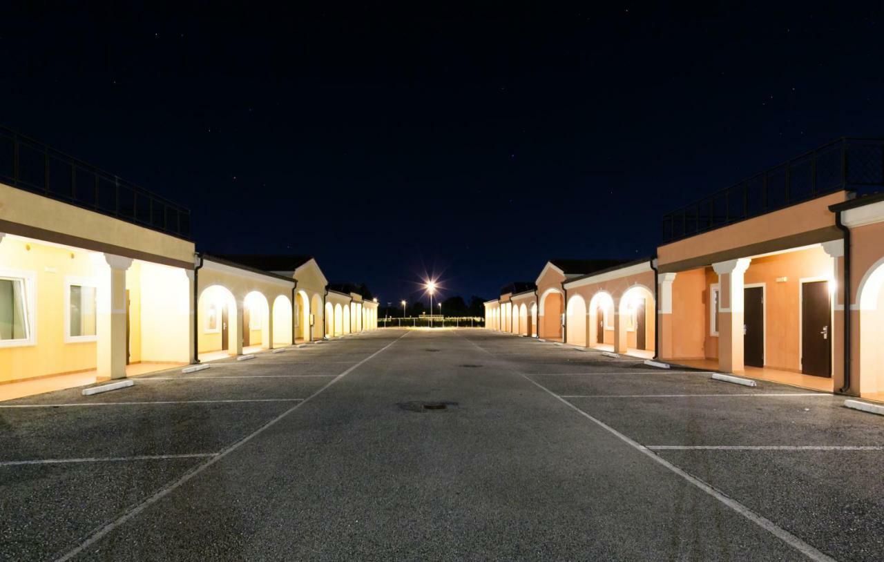 Autohotel Venezia Mirano Exterior foto